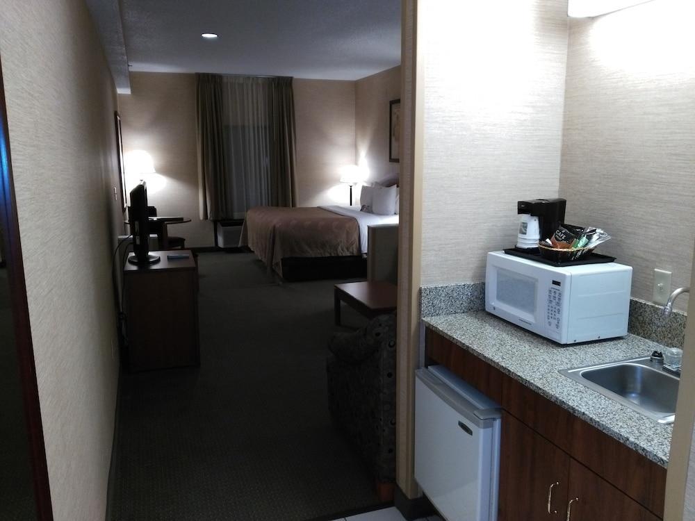 Quality Inn&Suites Benton - Draffenville Exterior foto