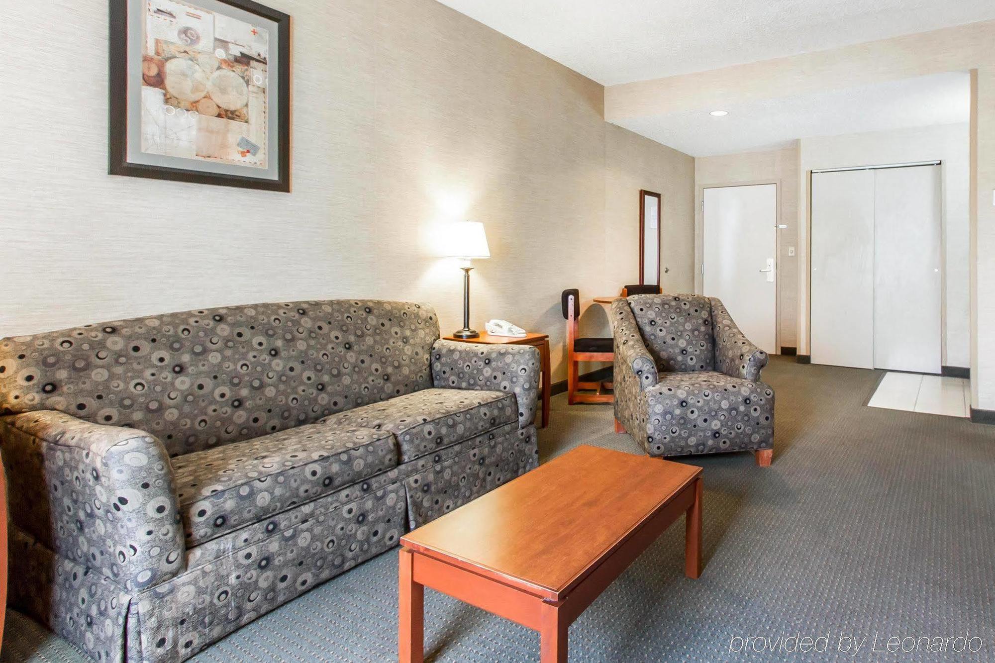 Quality Inn&Suites Benton - Draffenville Exterior foto